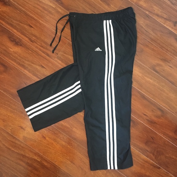adidas Pants - [ADIDAS] | 3 STRIPES BLACK CAPRI SWEATPANTS SIZE S
